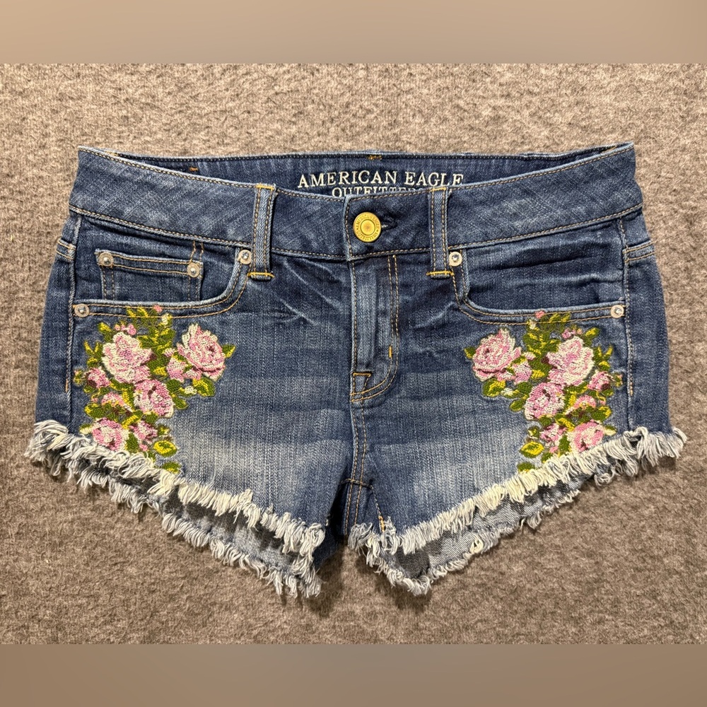 American Eagle Micro Mini Floral Jean Short Womens 0 blue pink 28 waist fray hem